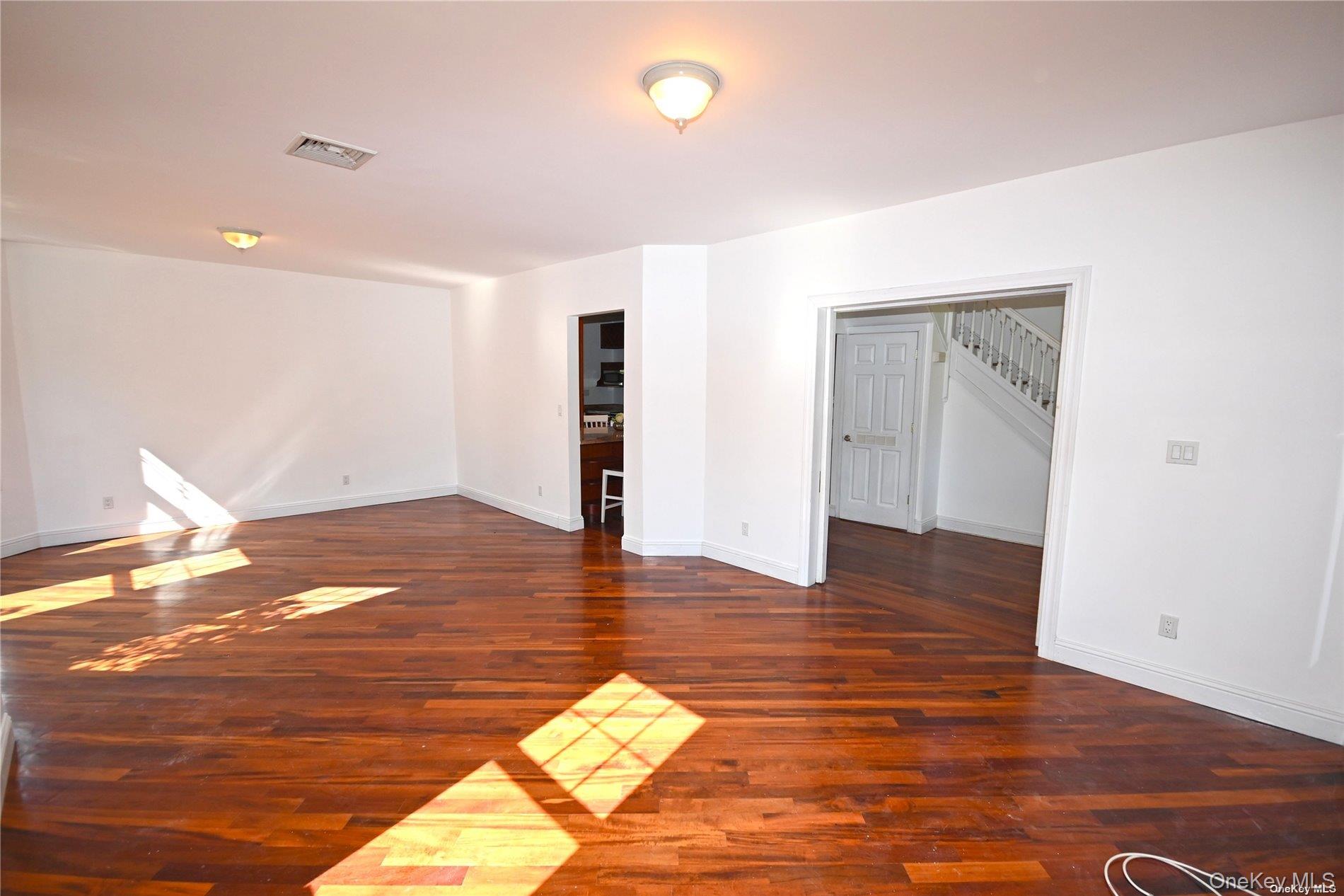 #3 photo, 21 Arrandale Avenue, Great Neck , NY 11024