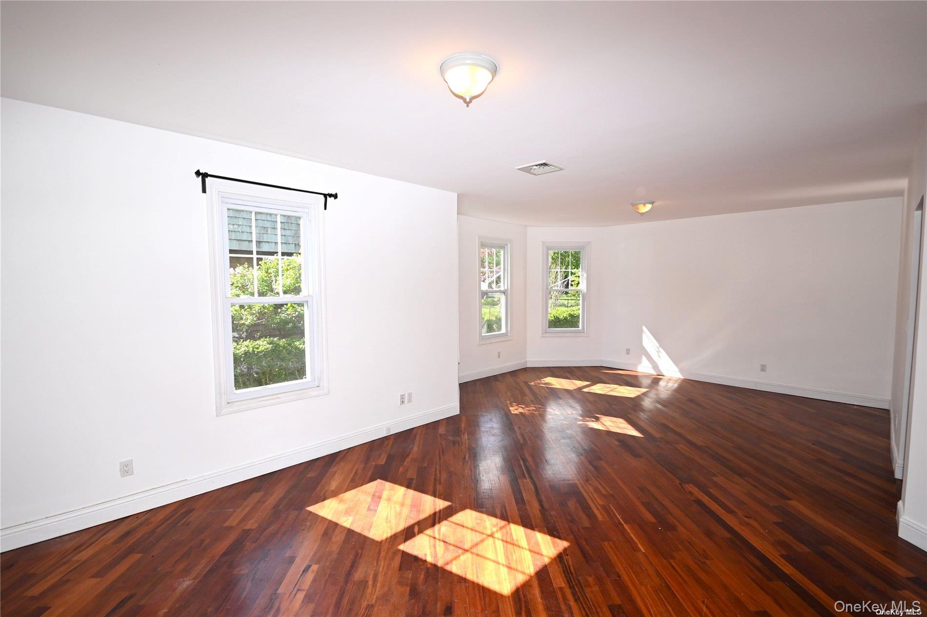 #5 photo, 21 Arrandale Avenue, Great Neck , NY 11024