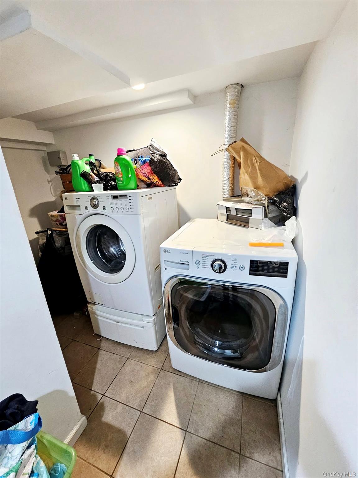 #16 photo, 12 Nord Park Boulevard, Middle Island , NY 11953