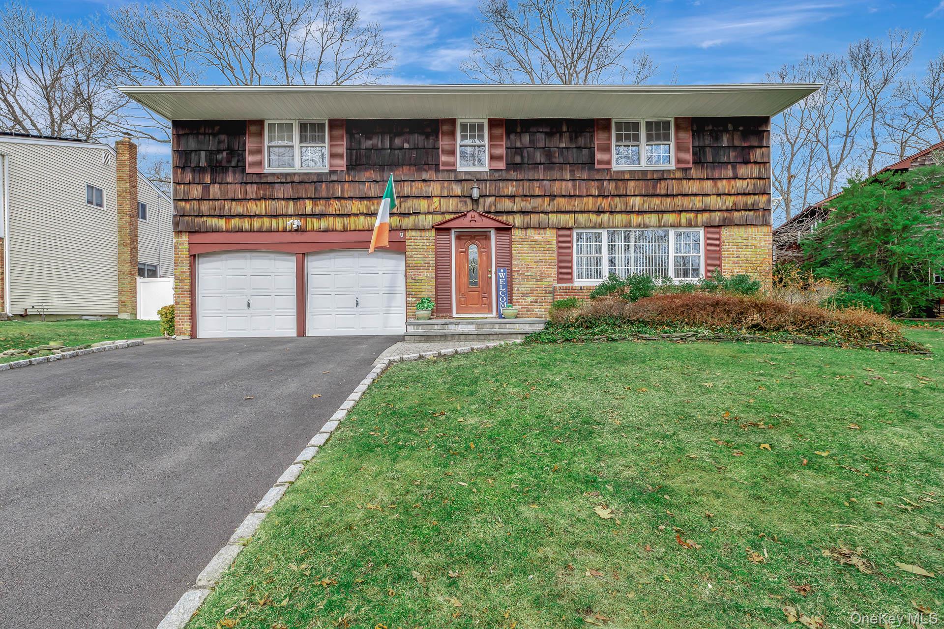 #1 photo, 61 Hurtin Boulevard, سوفولك Smithtown , NY 11787