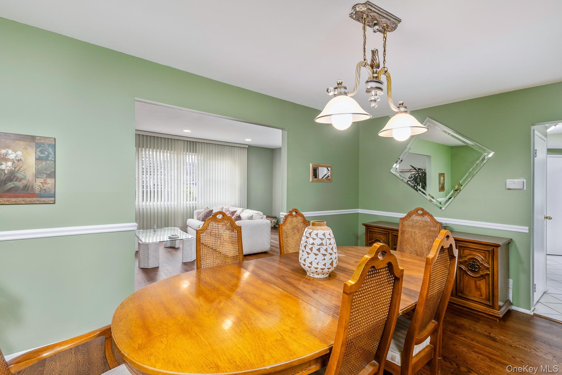 #11 photo, 61 Hurtin Boulevard, سوفولك Smithtown , NY 11787