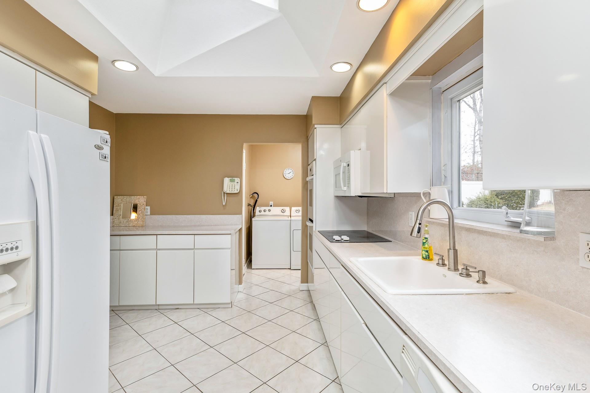 #17 photo, 61 Hurtin Boulevard, سوفولك Smithtown , NY 11787