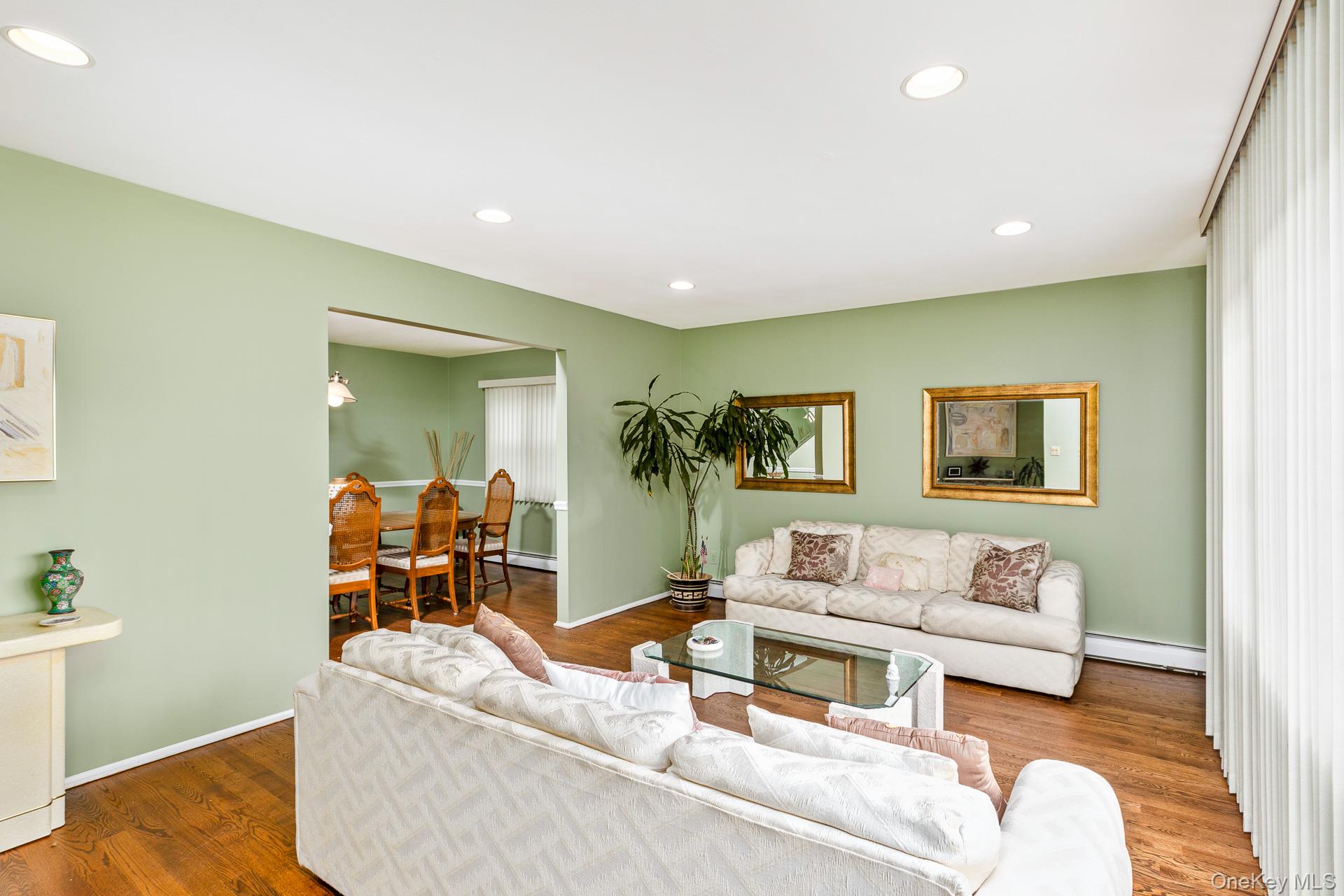 #7 photo, 61 Hurtin Boulevard, سوفولك Smithtown , NY 11787