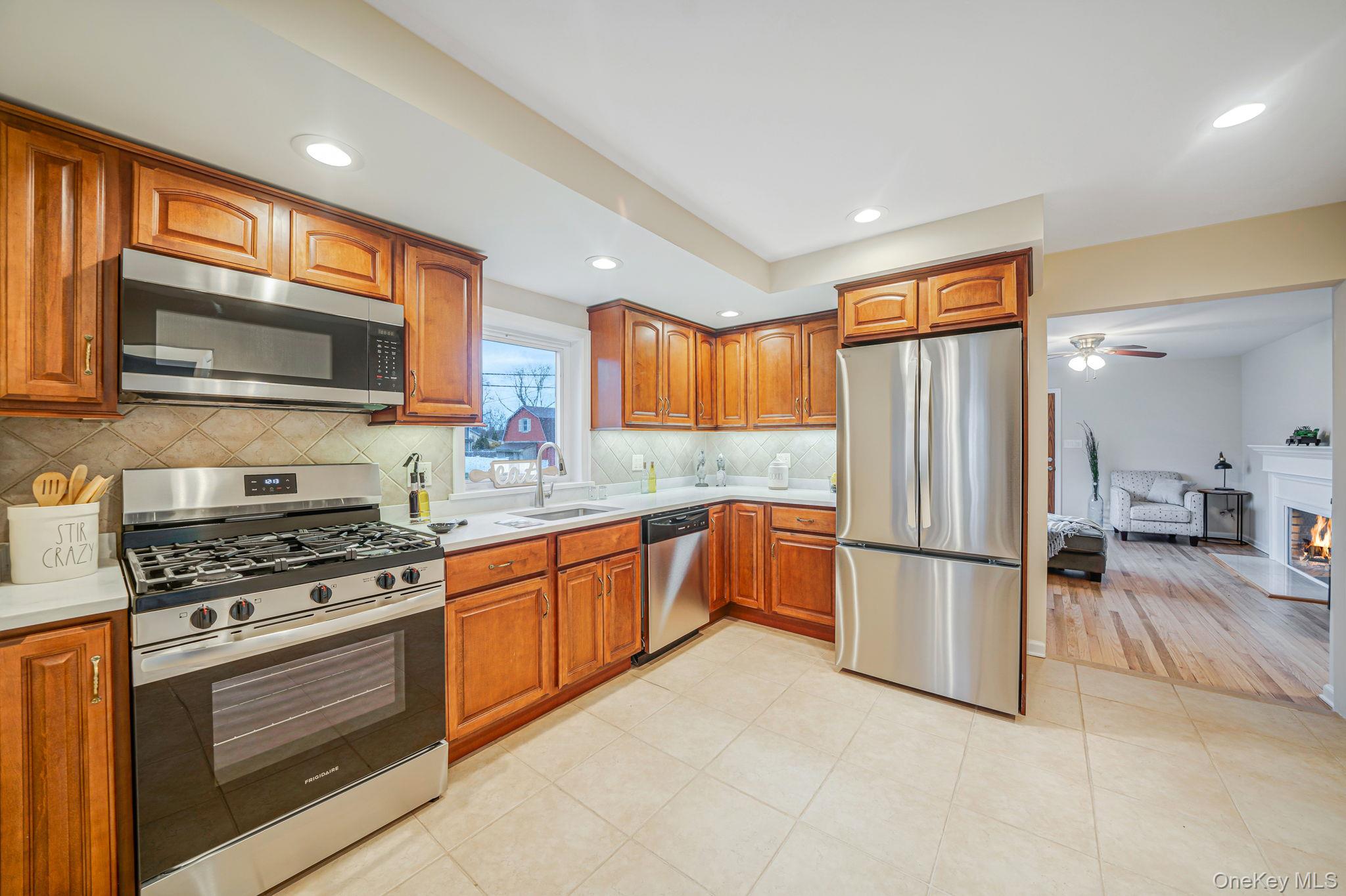 #11 photo, 8 Florence Court, Huntington Station , NY 11746