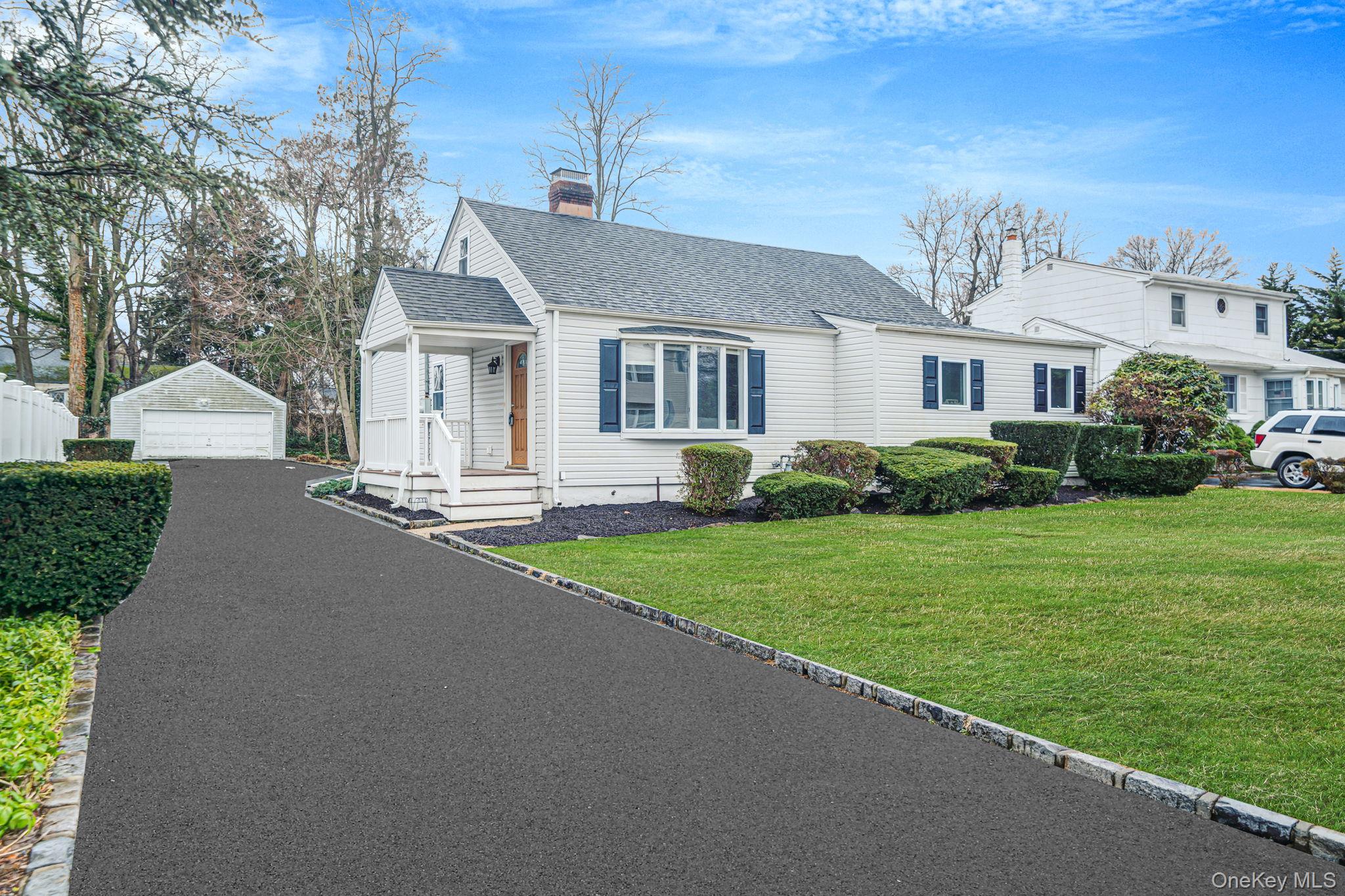 #2 photo, 8 Florence Court, Huntington Station , NY 11746