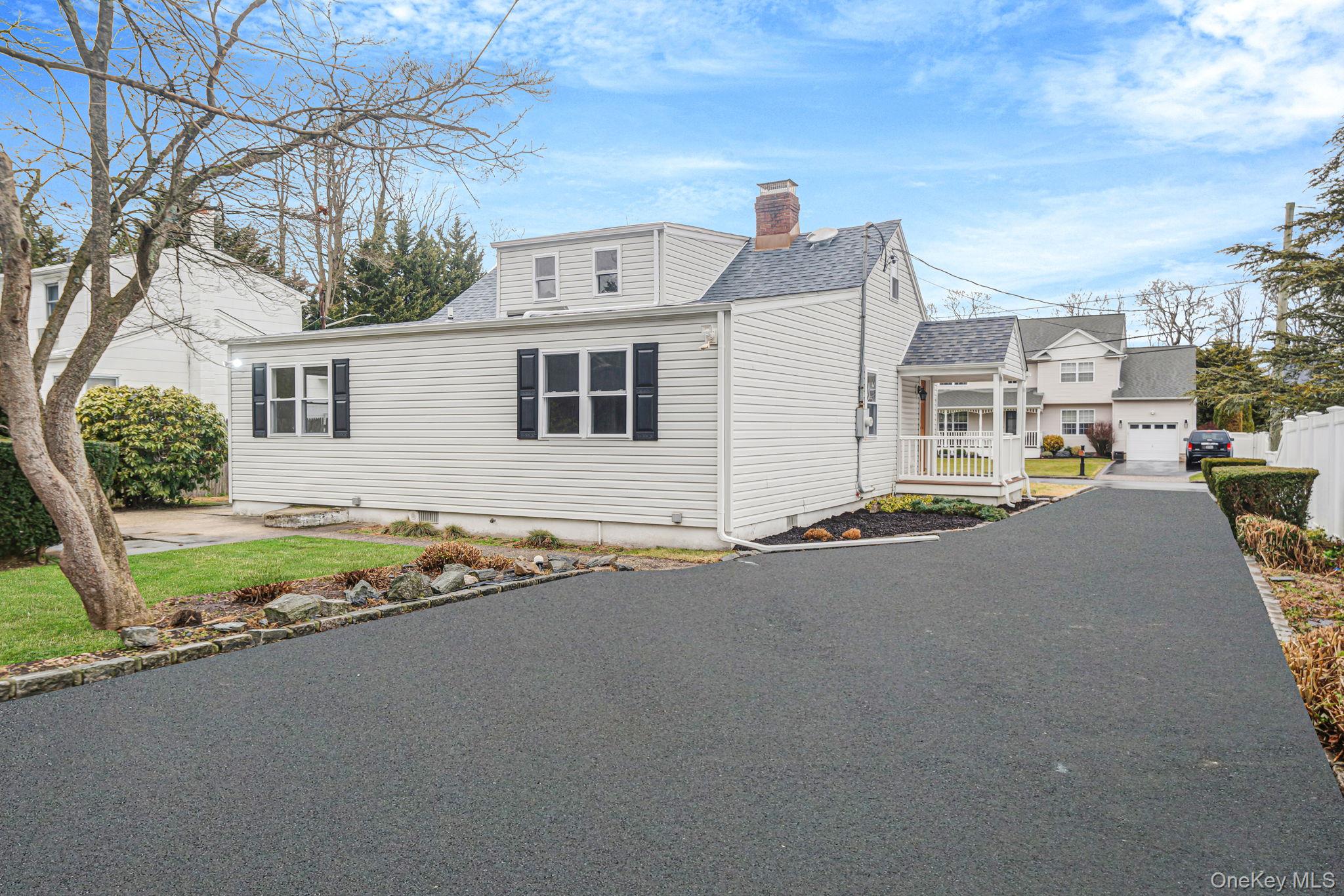 #4 photo, 8 Florence Court, Huntington Station , NY 11746