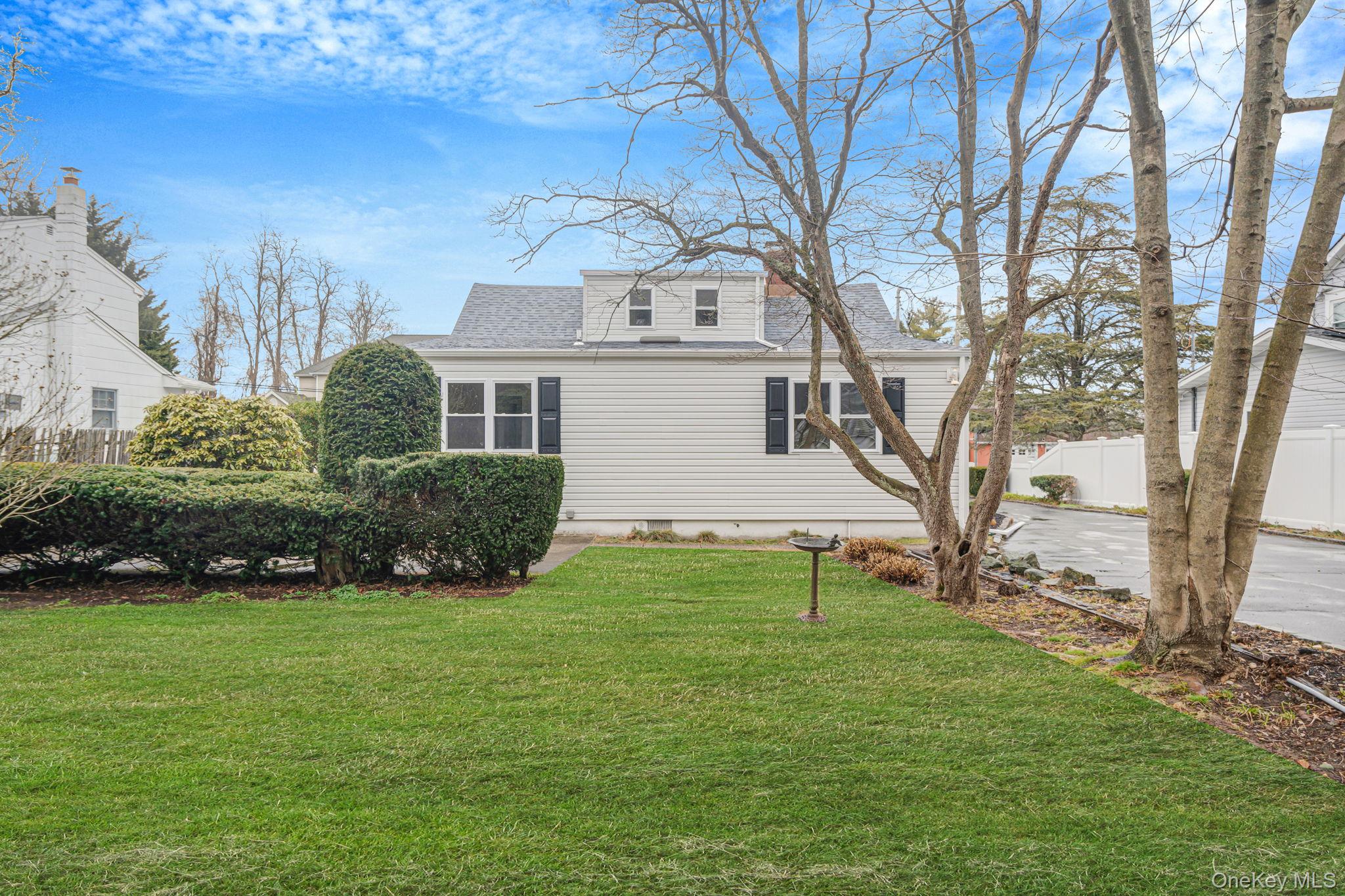 #5 photo, 8 Florence Court, Huntington Station , NY 11746