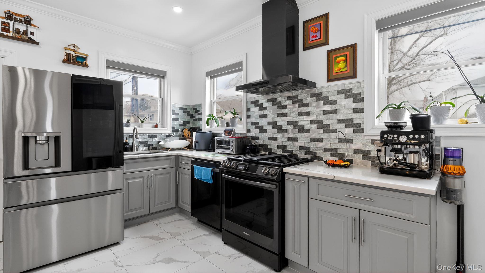 #18 photo, 175 Hempstead Avenue, מחוז נסאו Lynbrook , NY 11563