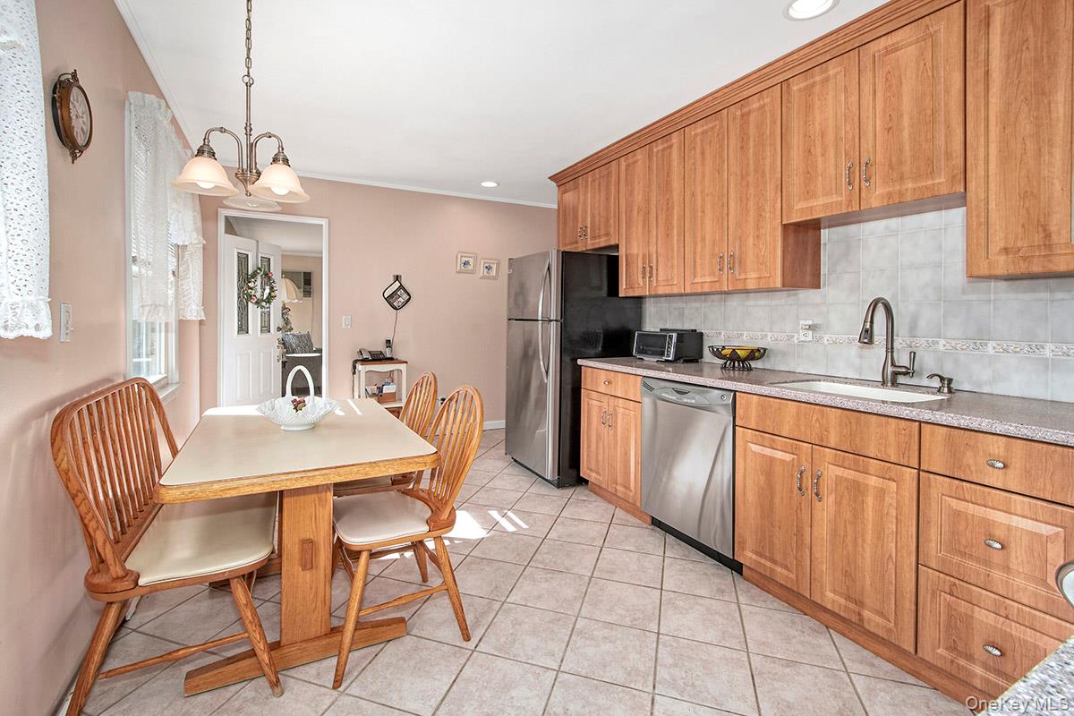 #8 photo, 29 Kingston Avenue, West Harrison , NY 10604