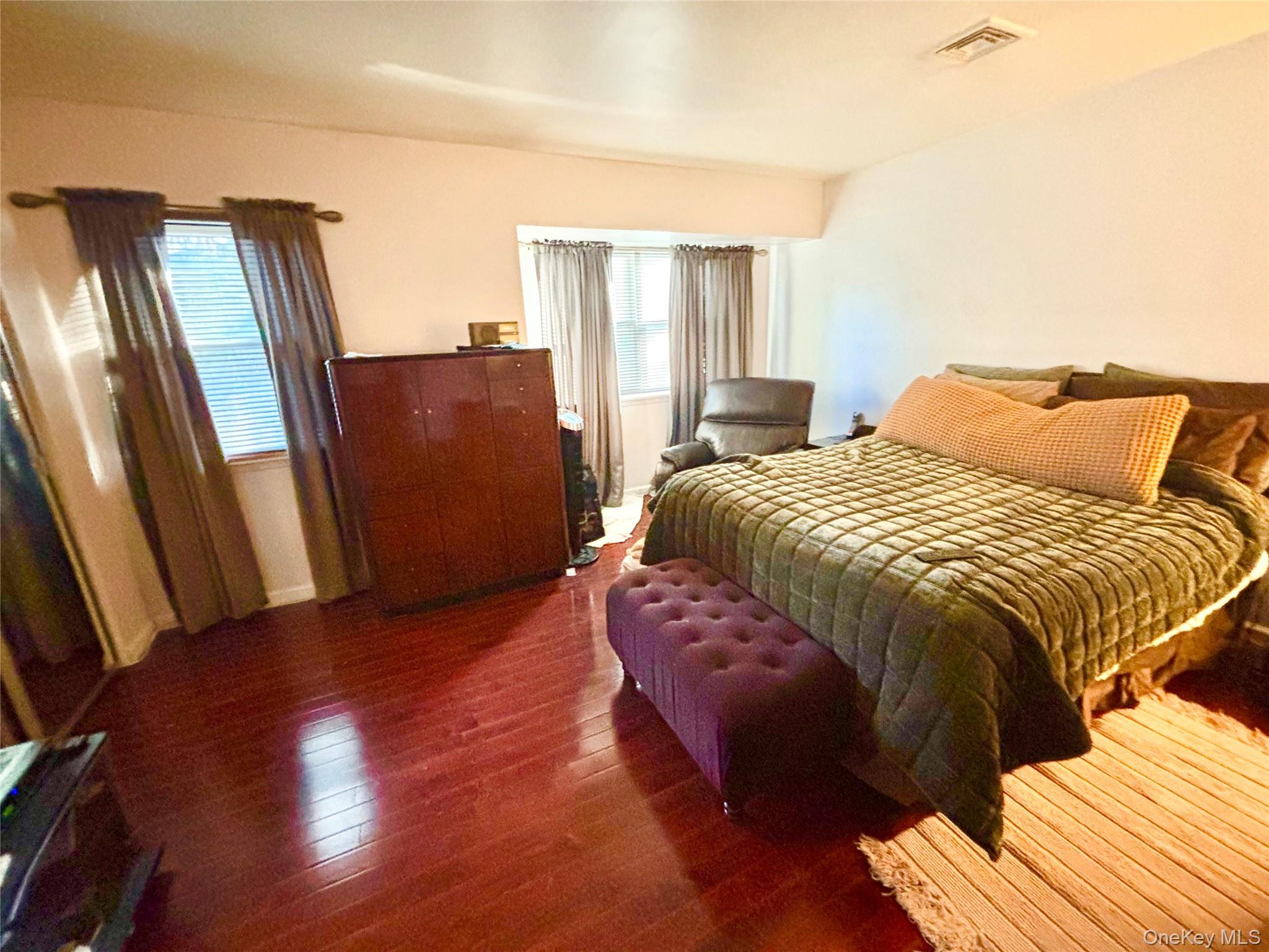 #11 photo, 18 Kensington Court, Nanuet , NY 10954