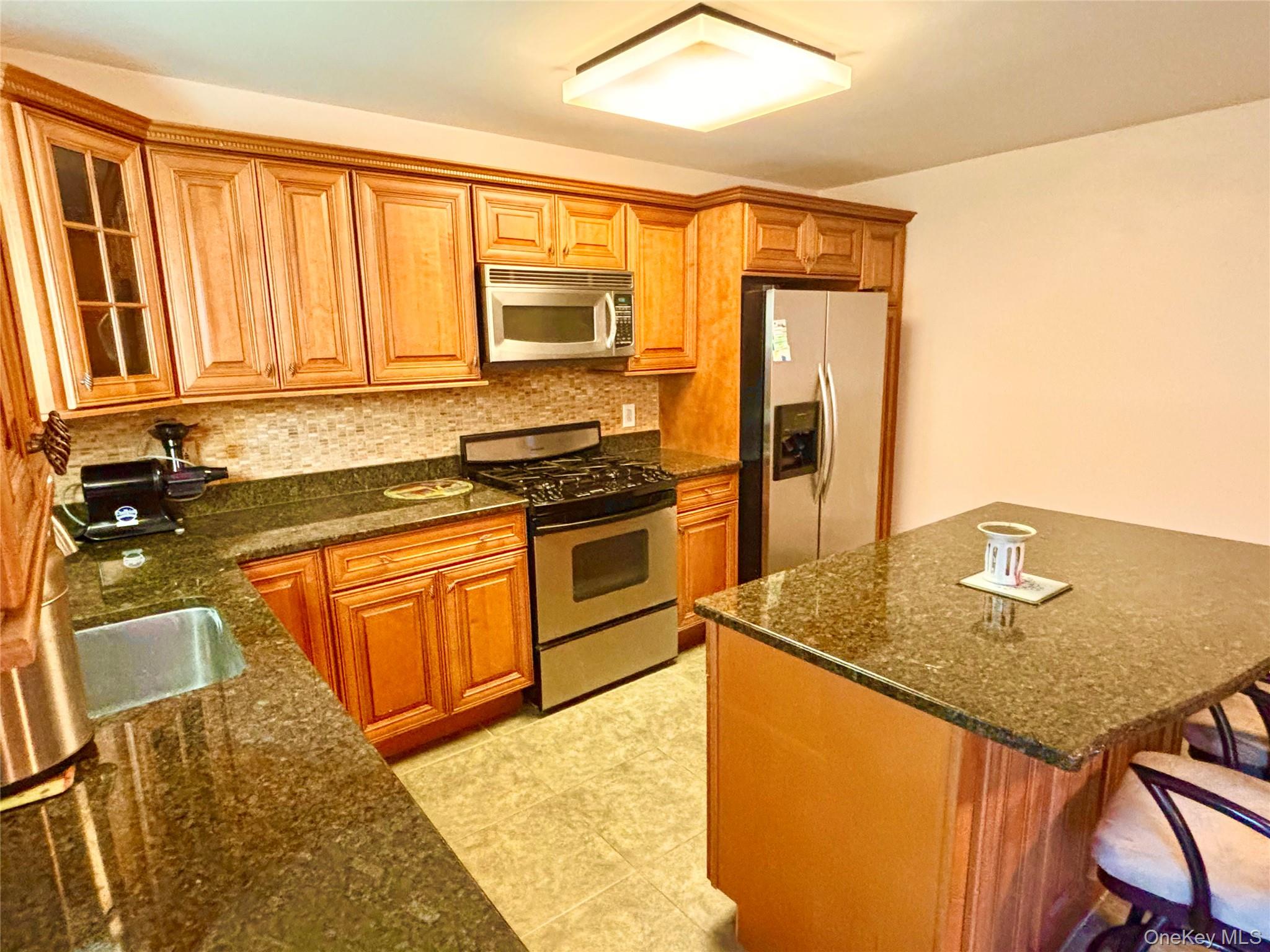 #3 photo, 18 Kensington Court, Nanuet , NY 10954