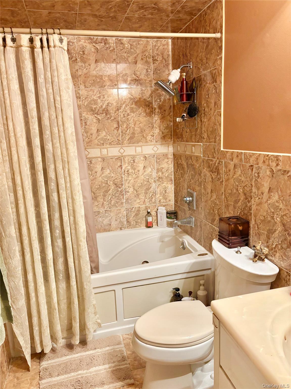 #7 photo, 18 Kensington Court, Nanuet , NY 10954