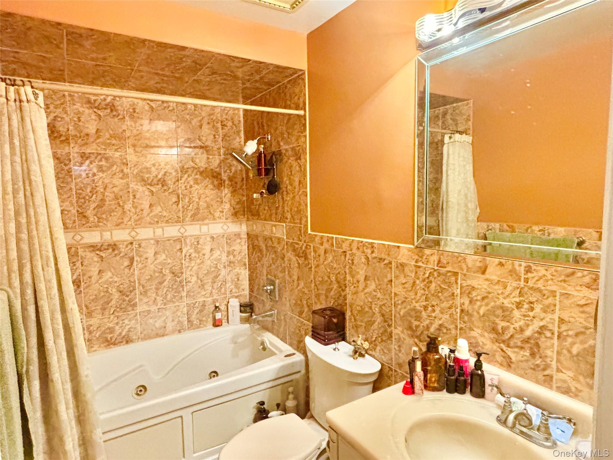 #8 photo, 18 Kensington Court, Nanuet , NY 10954