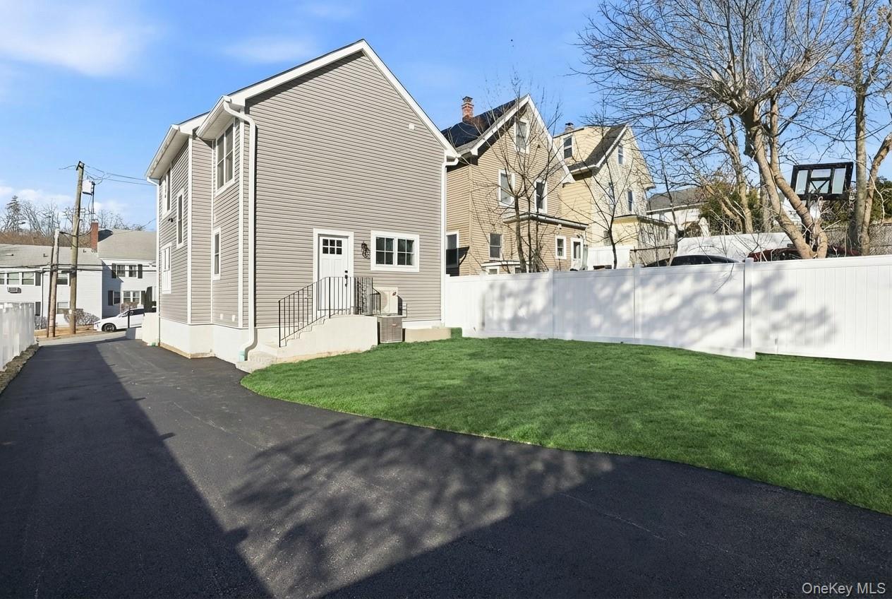 #13 photo, 76 N Kensico Avenue, White Plains , NY 10604