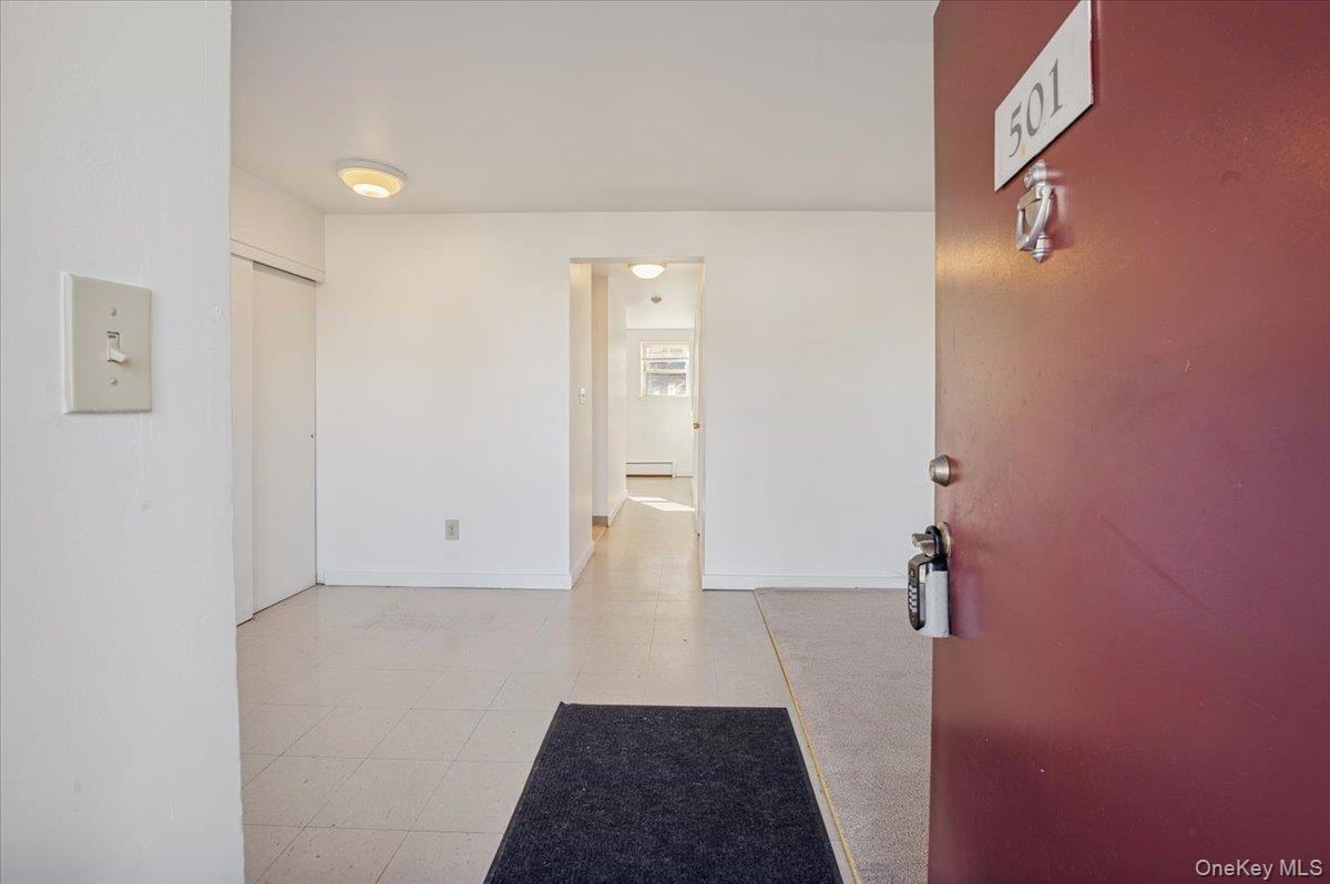 #1 photo, 501 Maplewood Gardens, 纽约州 Nanuet , NY 10954