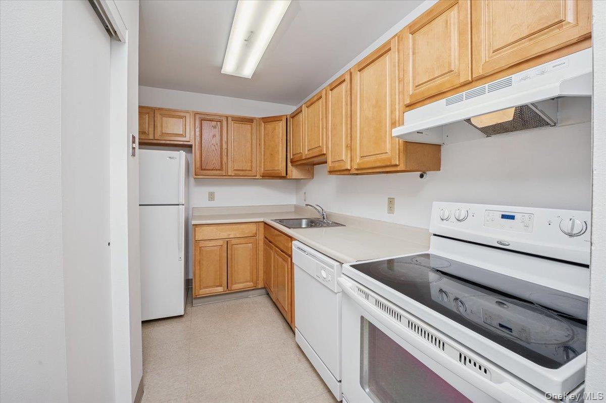 #6 photo, 501 Maplewood Gardens, 纽约州 Nanuet , NY 10954