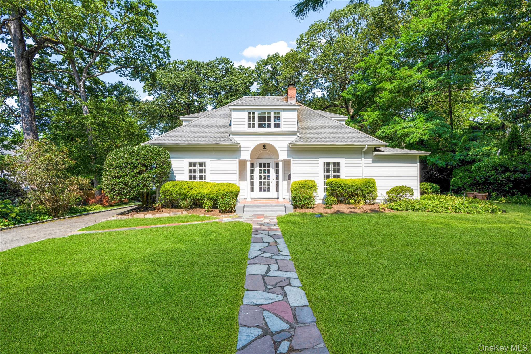 #1 photo, 584 Forest Avenue, 紐約州 New Rochelle , NY 10804