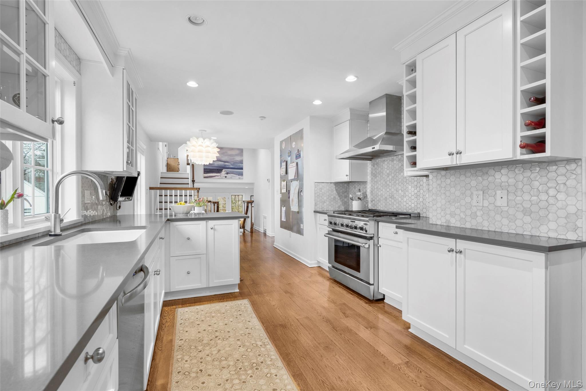 #11 photo, 584 Forest Avenue, New Rochelle , NY 10804