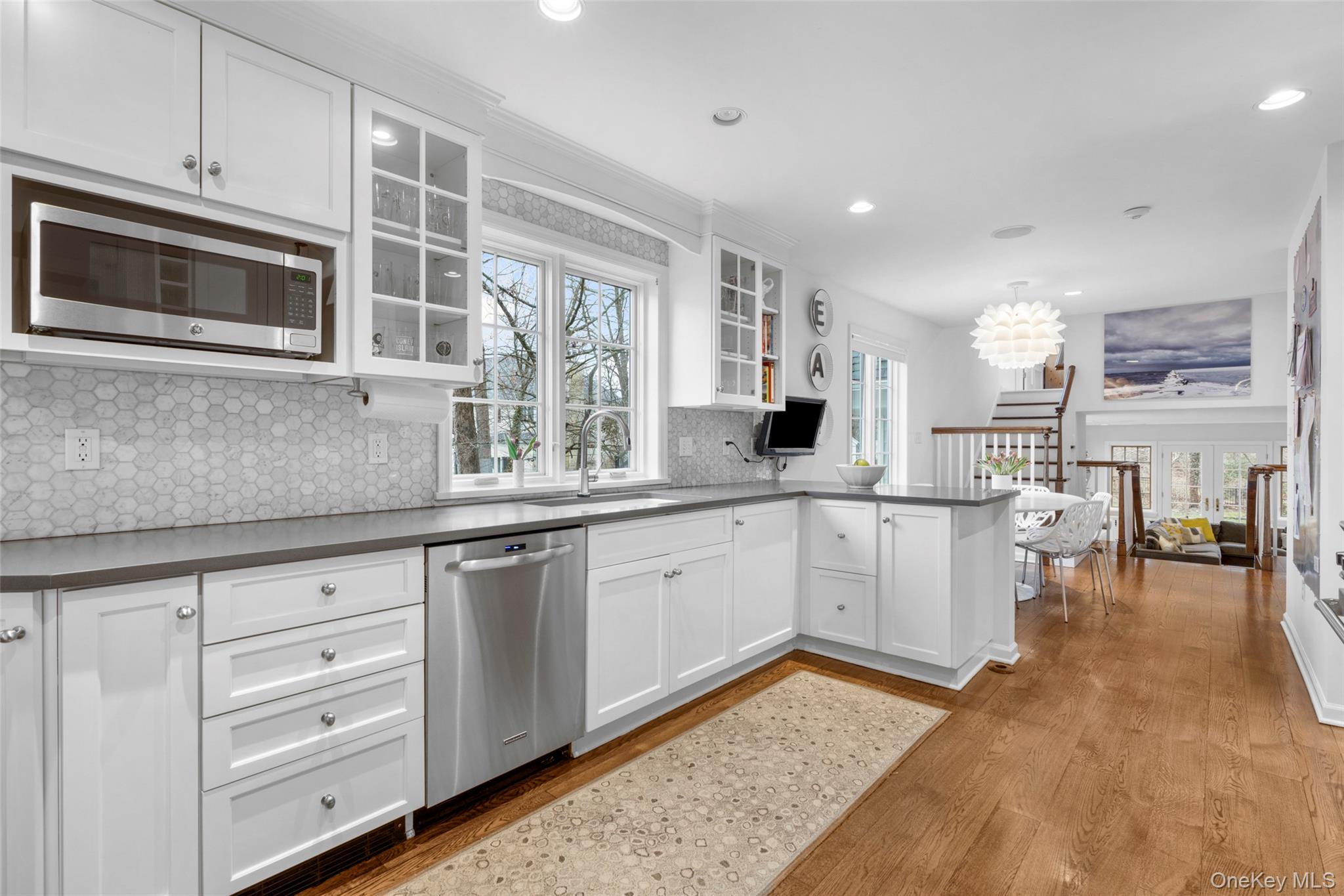 #12 photo, 584 Forest Avenue, New Rochelle , NY 10804