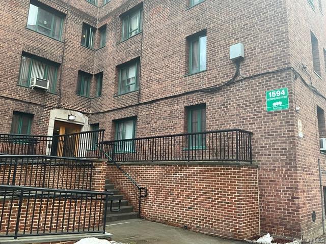 #1 photo, 1594 Metropolitan Avenue, ब्रोंक्स Bronx , NY 10462