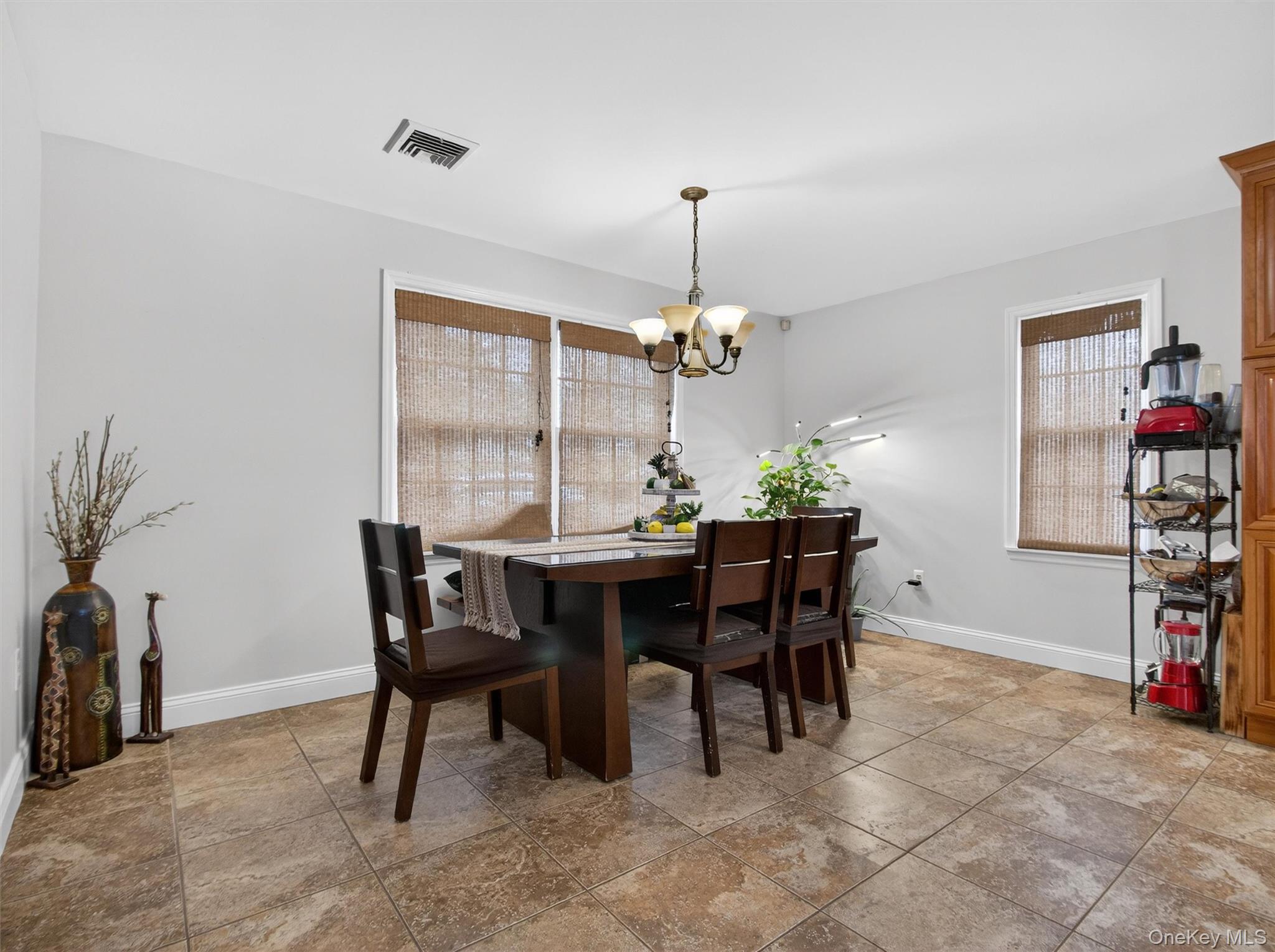 #15 photo, 10 Rensselaer Drive, 纽约州 Spring Valley , NY 10977