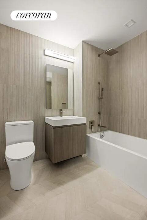 #9 photo, 644 E 14TH Street, מנהטן East Village , NY 10009