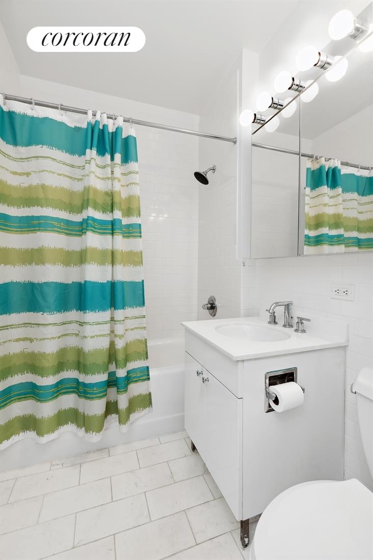 #5 photo, 99 JOHN Street, מנהטן South Street Seaport , NY 10038