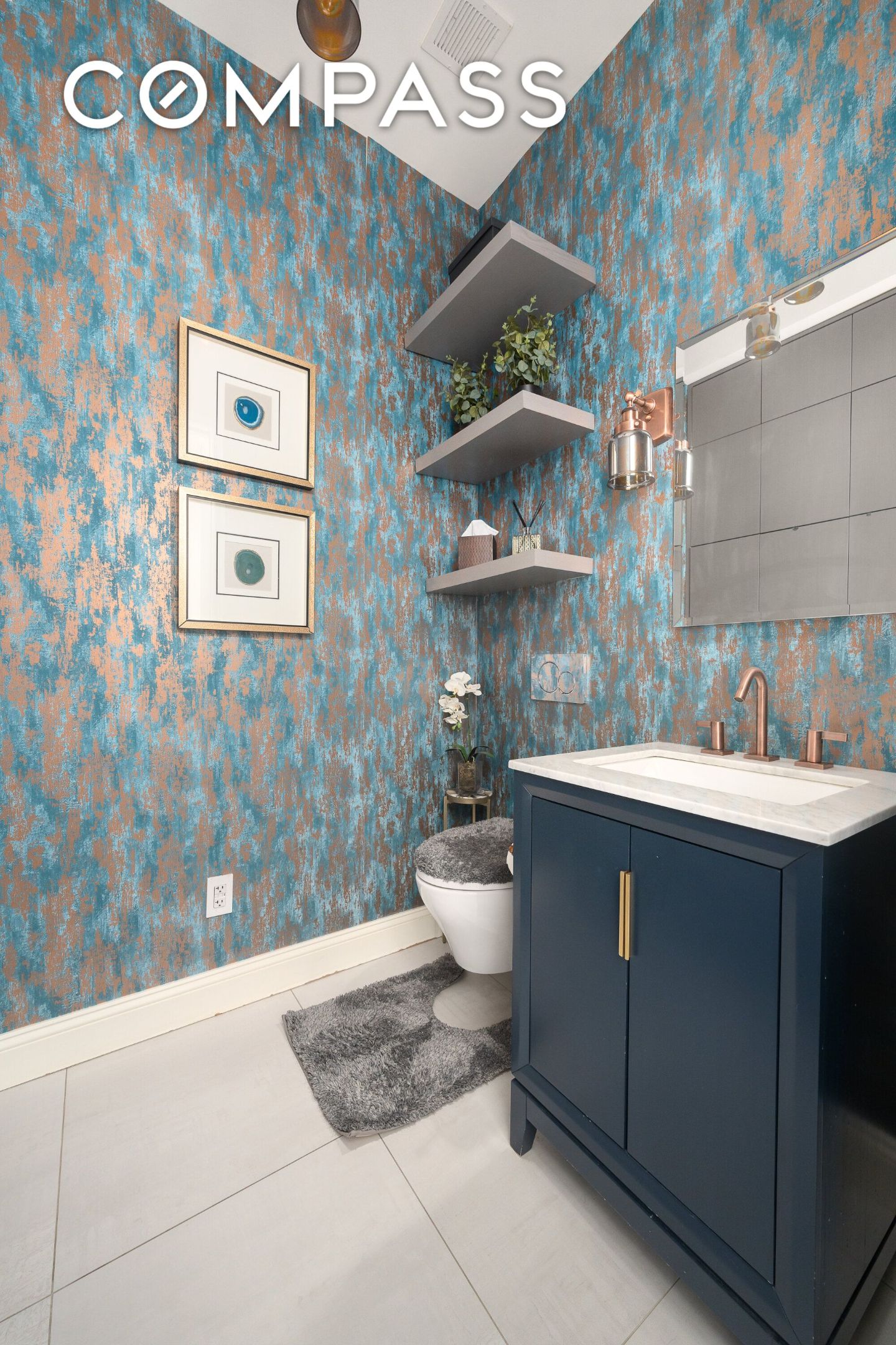 #11 photo, 521 W 47th Street, Hell's Kitchen , NY 10036