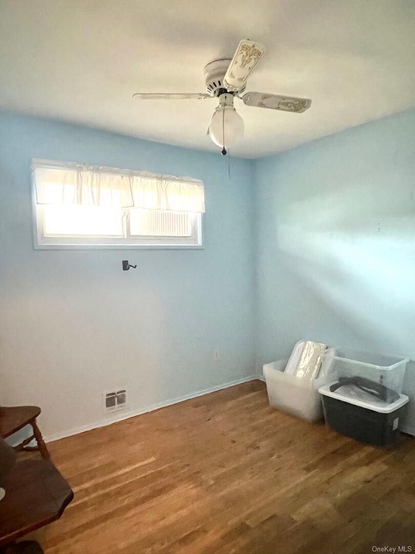 #13 photo, 17 Windsor Street, Саффолк ‖ Islip , NY 11751