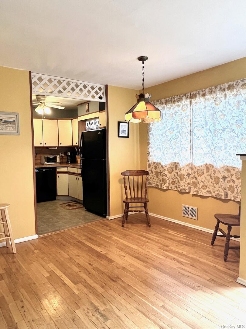 #4 photo, 17 Windsor Street, Саффолк ‖ Islip , NY 11751