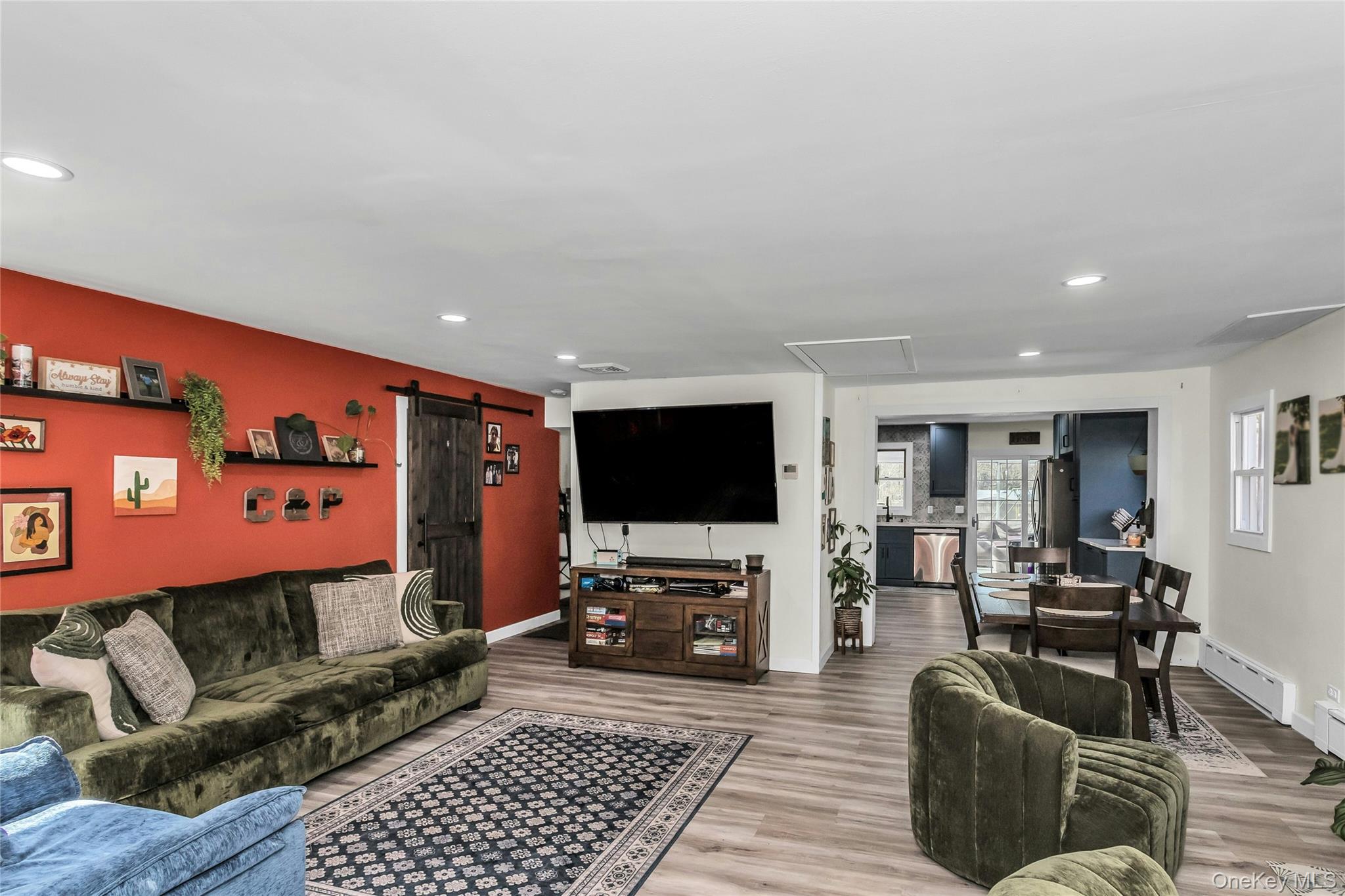 #2 photo, 89 Pinelawn Avenue, מחוז סאפוק Shirley , NY 11967