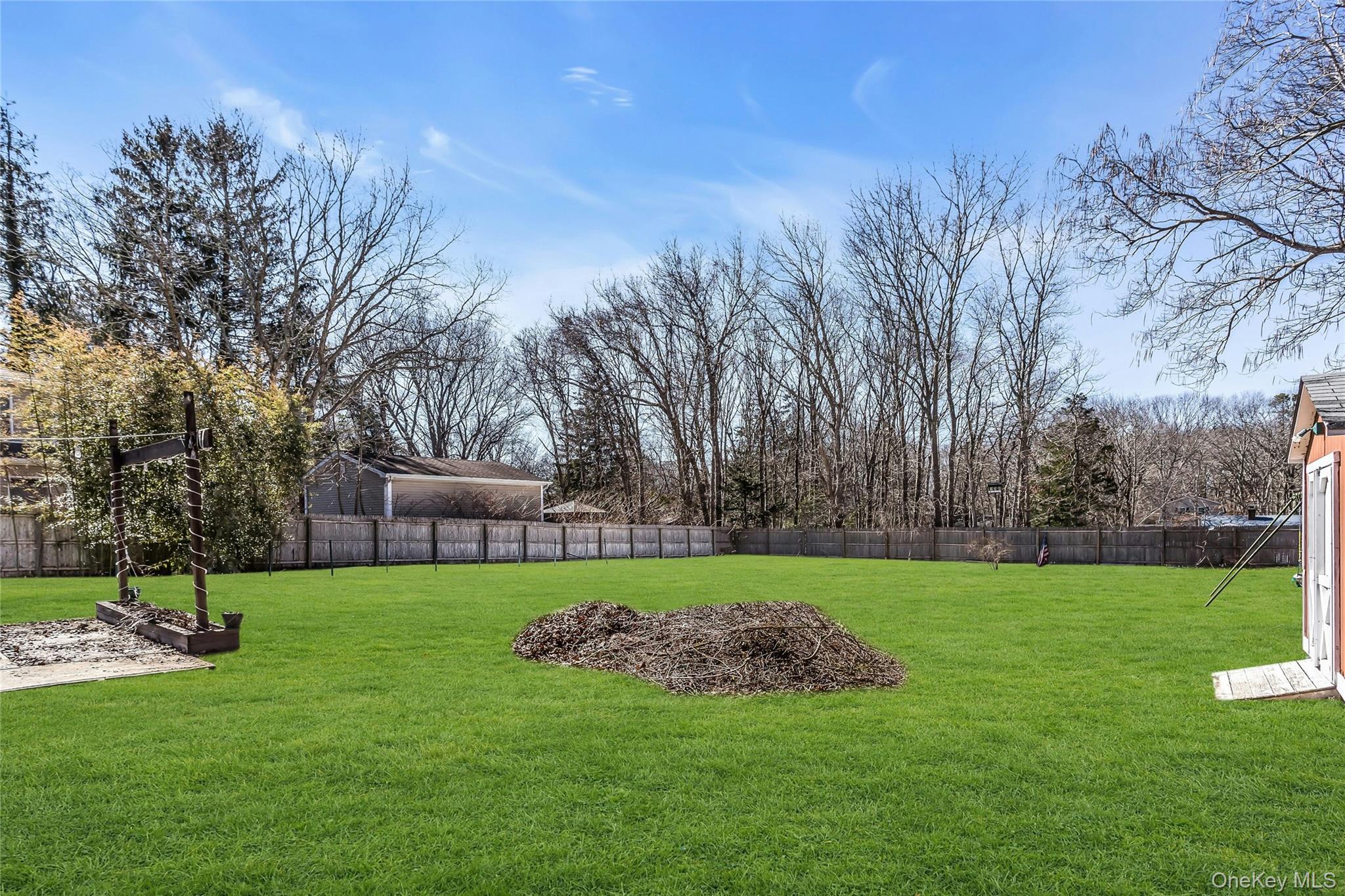 #20 photo, 89 Pinelawn Avenue, מחוז סאפוק Shirley , NY 11967