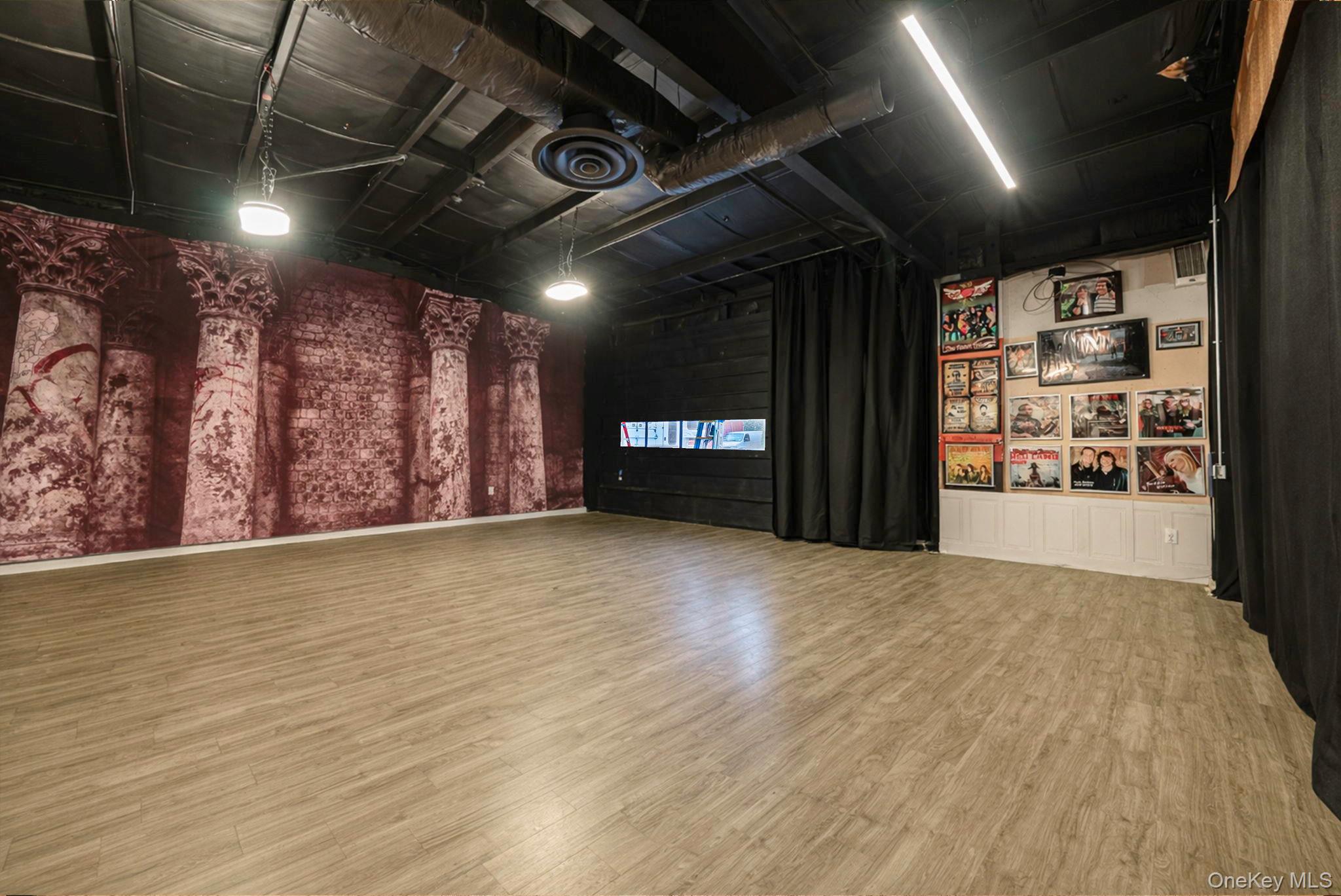 #14 photo, 1595 Route 112, 东长岛 Port Jefferson , NY 11776