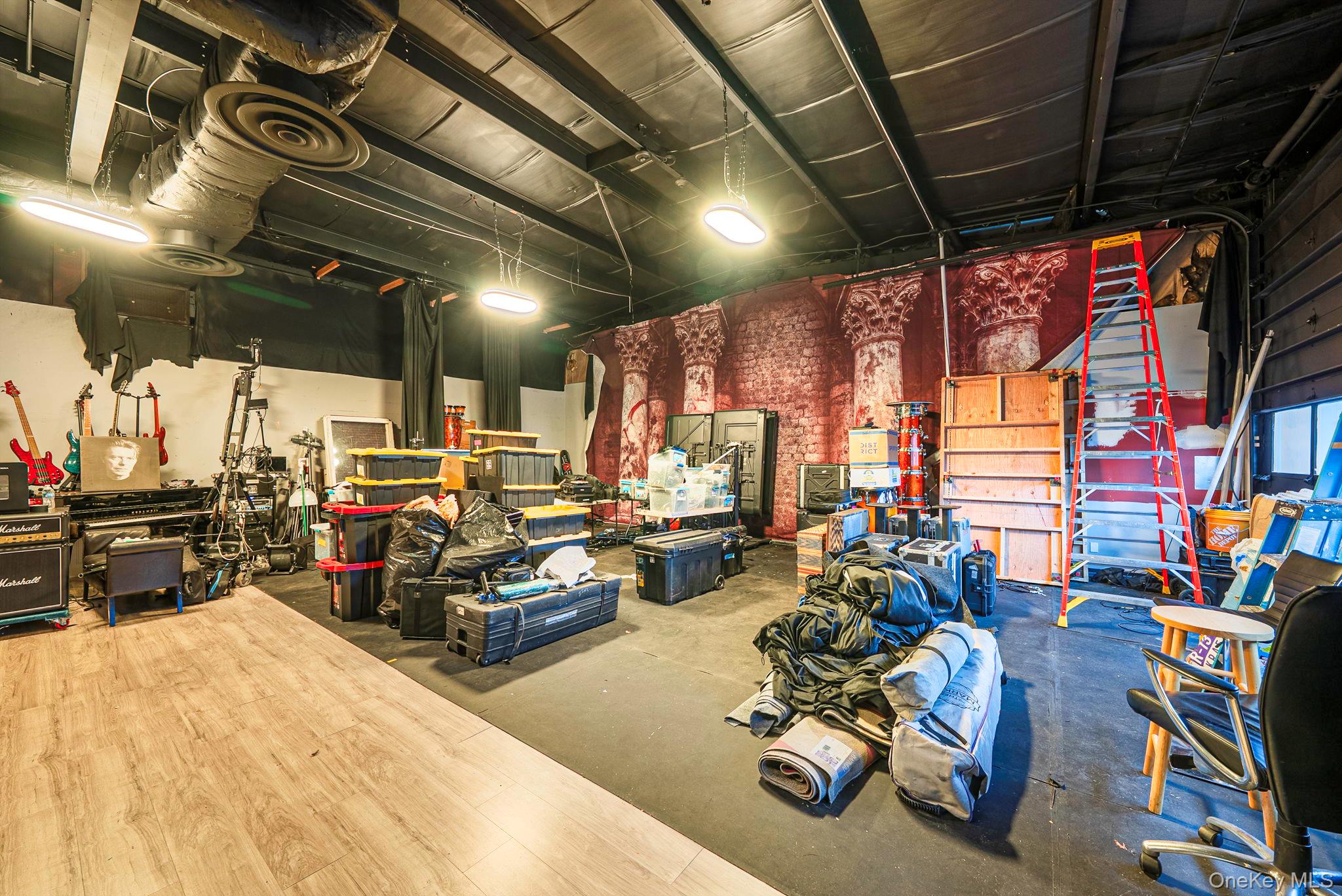 #18 photo, 1595 Route 112, 东长岛 Port Jefferson , NY 11776