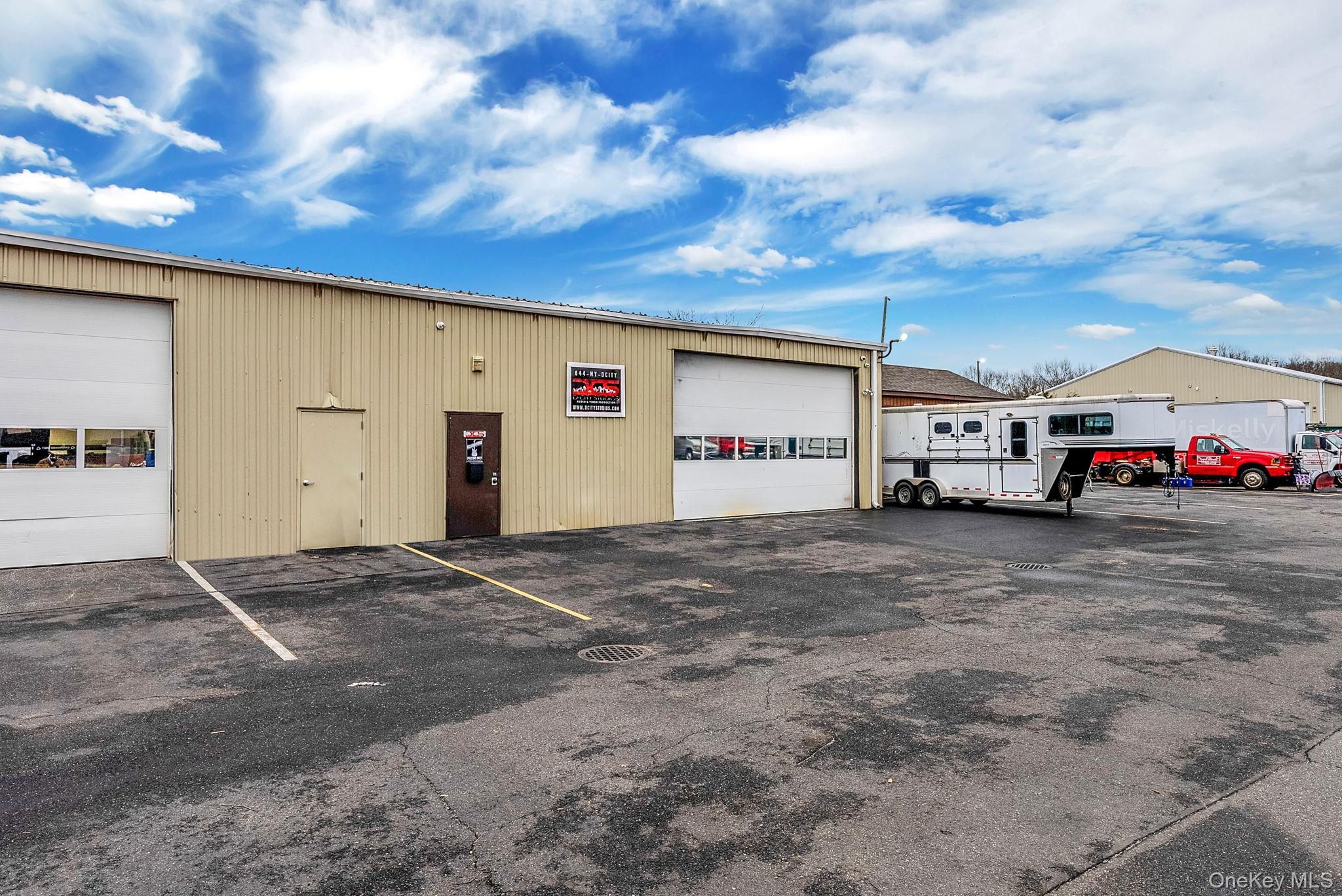 #6 photo, 1595 Route 112, 东长岛 Port Jefferson , NY 11776