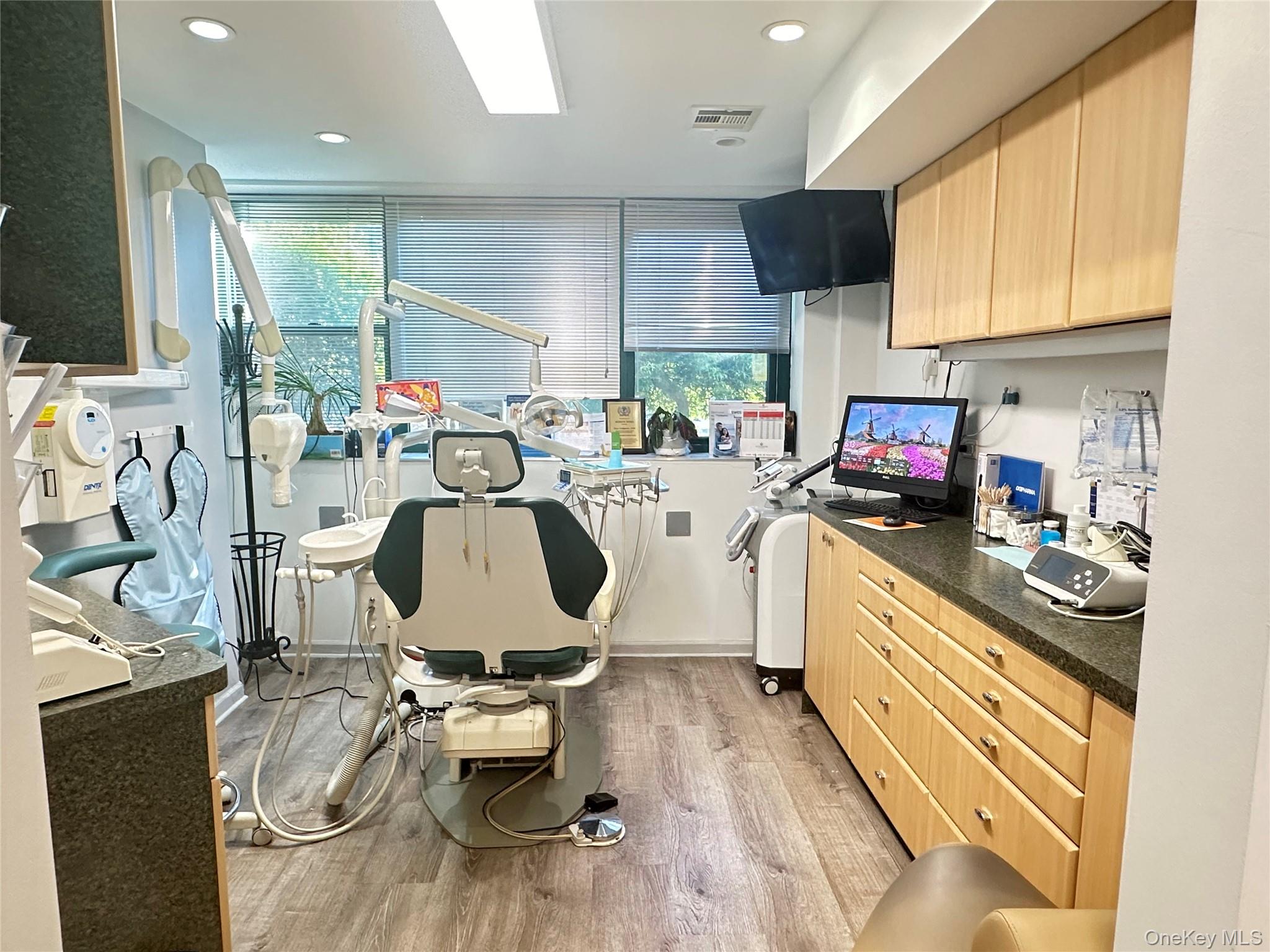 #12 photo, 210 Atlantic Avenue, מחוז נסאו Lynbrook , NY 11563