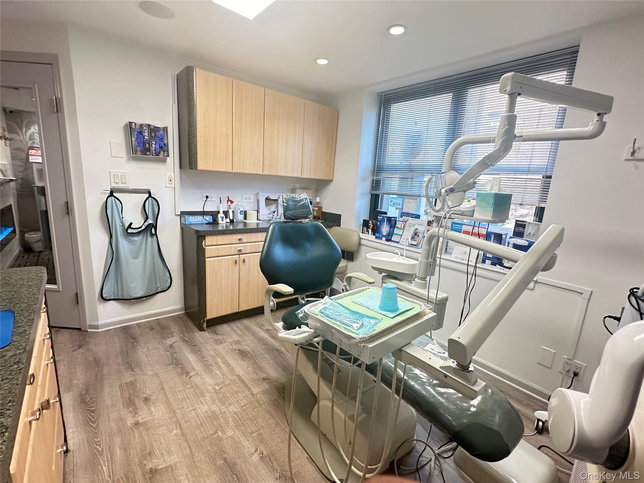 #3 photo, 210 Atlantic Avenue, מחוז נסאו Lynbrook , NY 11563