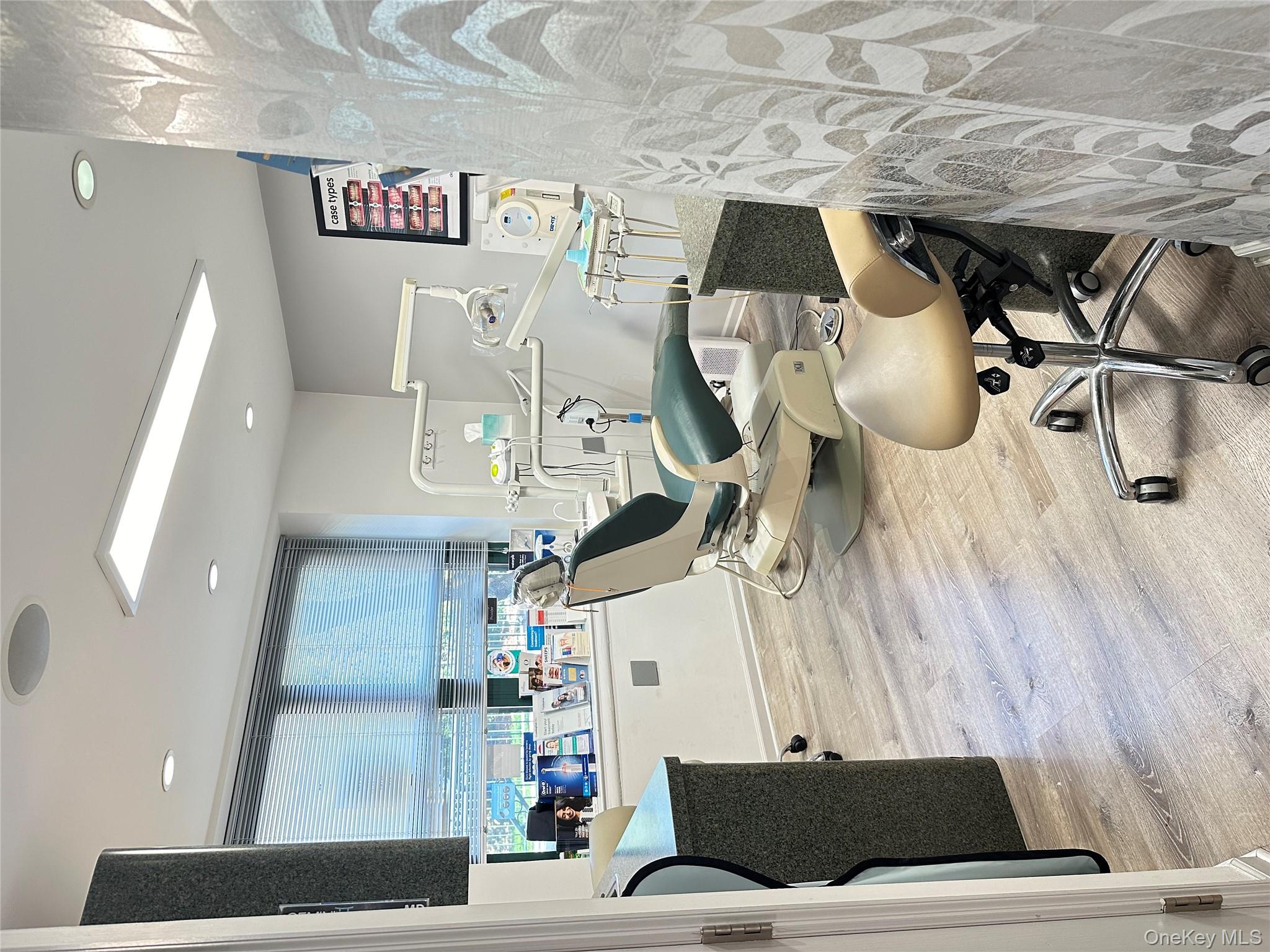 #5 photo, 210 Atlantic Avenue, מחוז נסאו Lynbrook , NY 11563