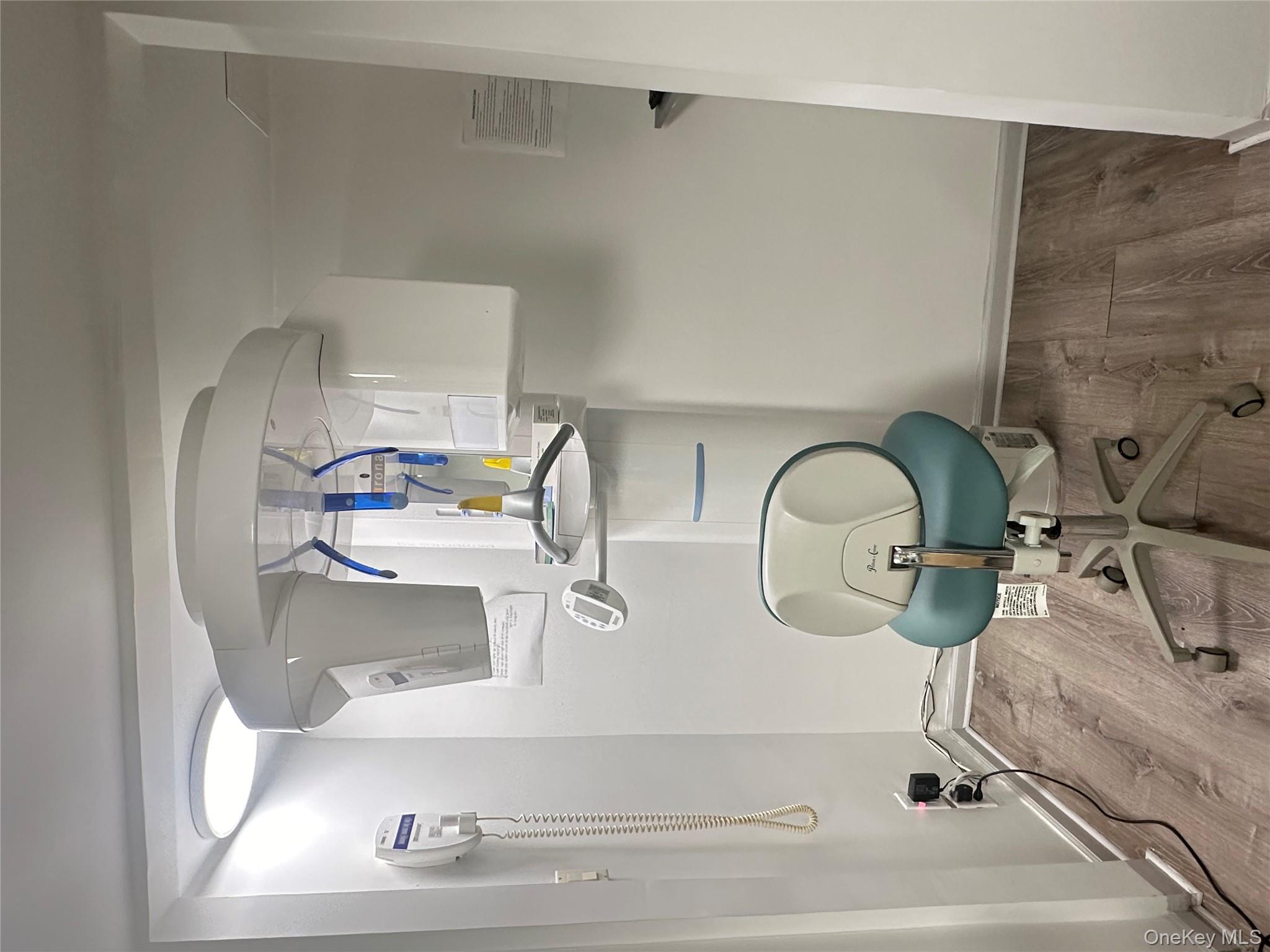 #8 photo, 210 Atlantic Avenue, מחוז נסאו Lynbrook , NY 11563