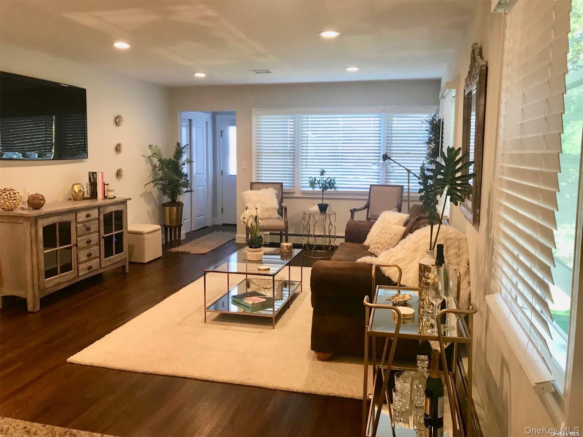 #3 photo, 9 North Street, Glen Head , NY 11545