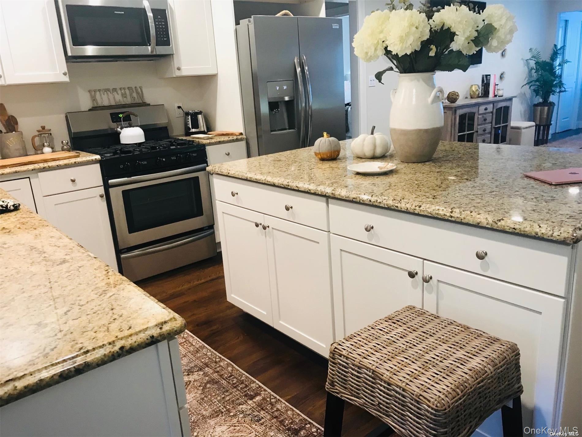 #6 photo, 9 North Street, Glen Head , NY 11545