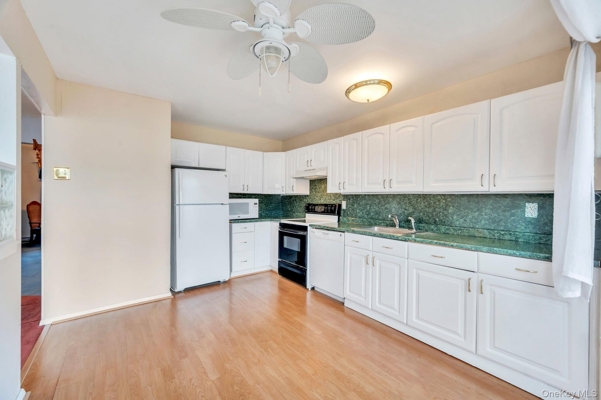 #17 photo, 40 Sequoia Way, 東長島 Holbrook , NY 11741