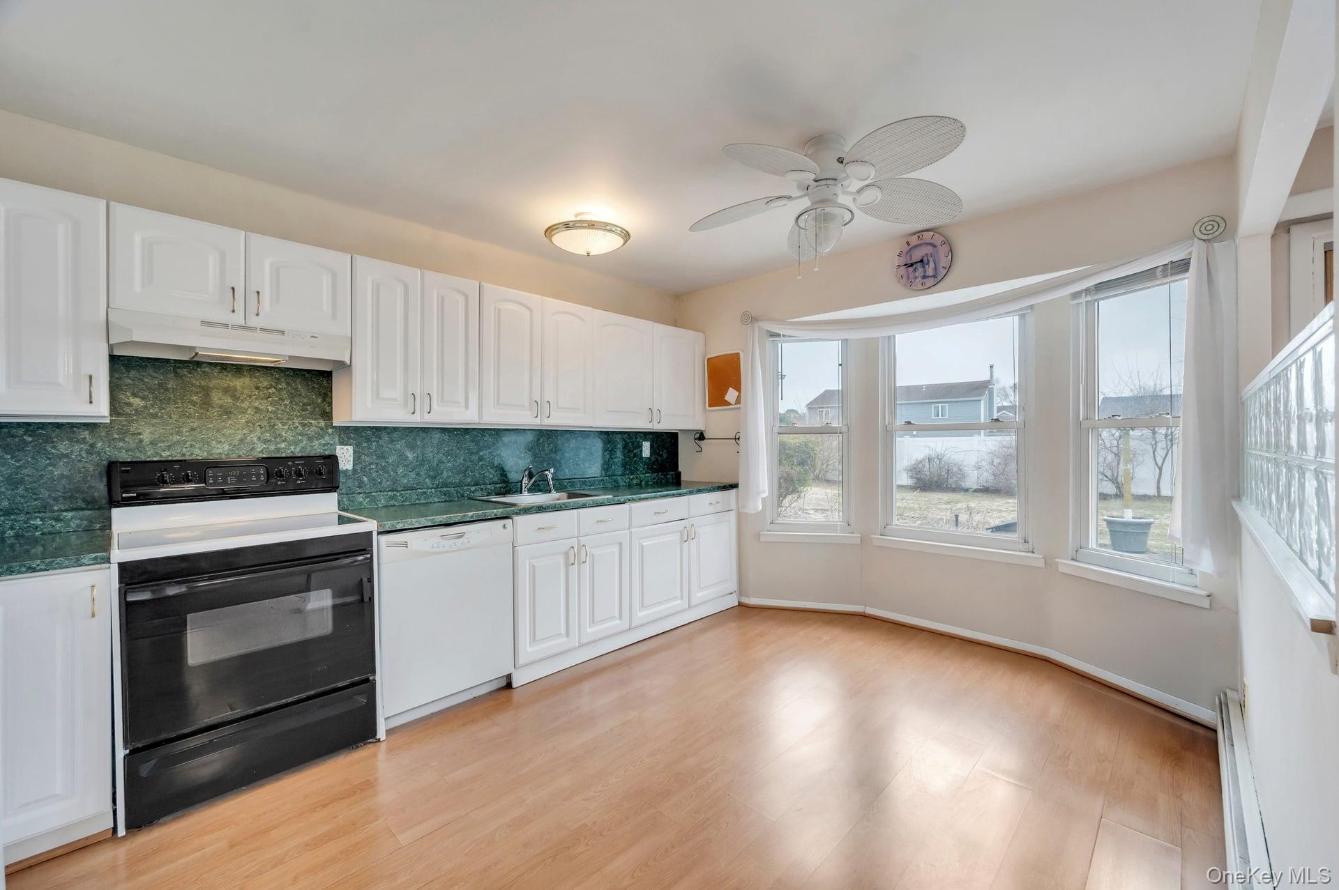 #18 photo, 40 Sequoia Way, 東長島 Holbrook , NY 11741