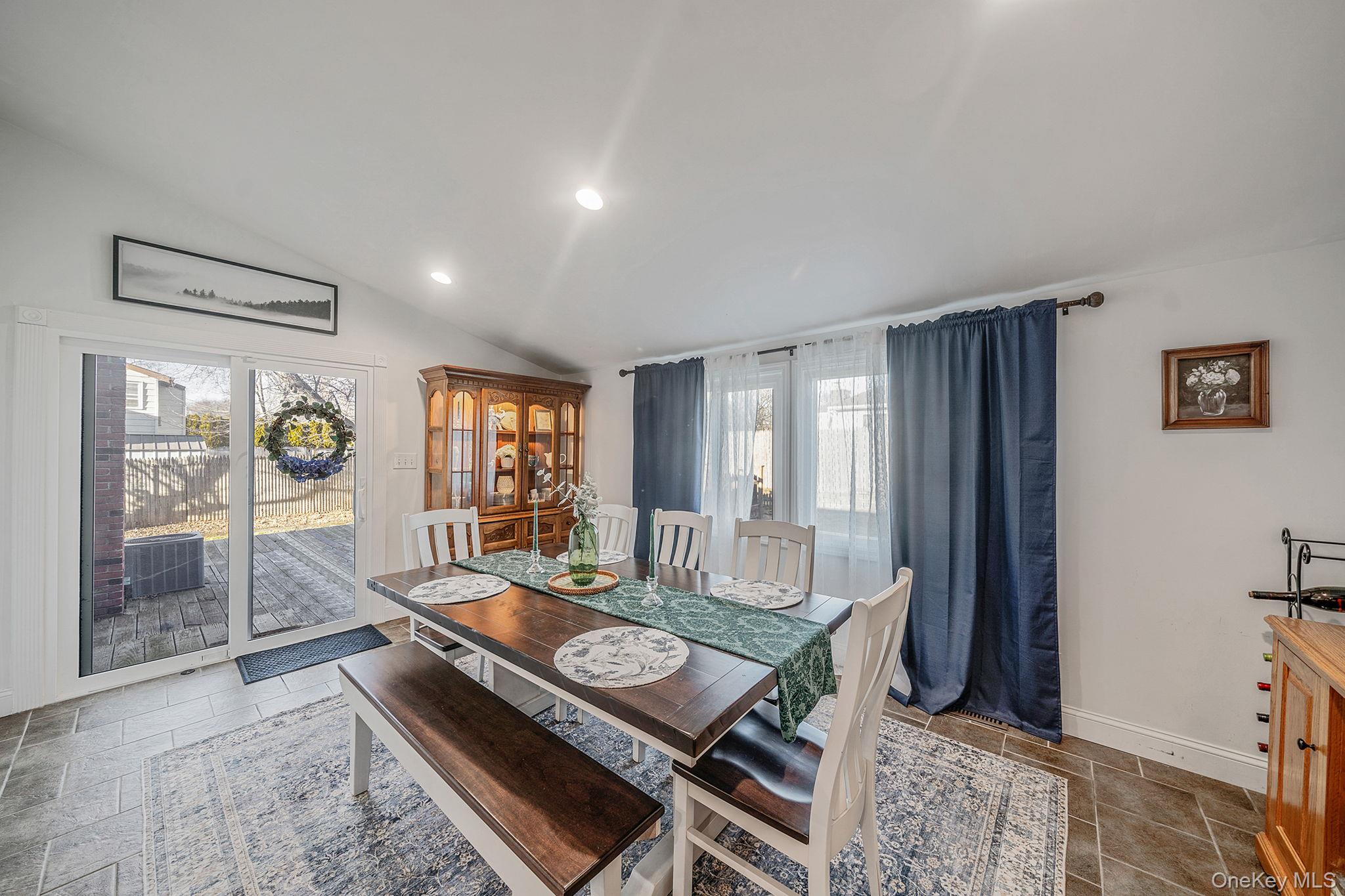 #11 photo, 2909 New London Avenue, 東長島 Medford , NY 11763