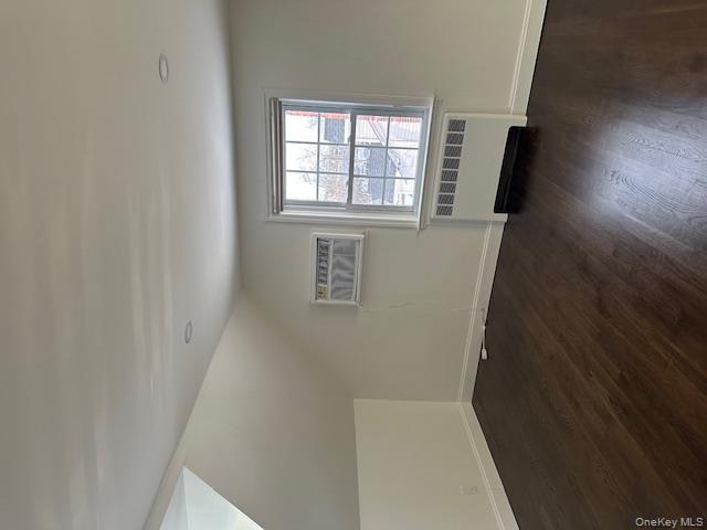 #2 photo, 106 Bregman Avenue, New Hyde Park , NY 11040