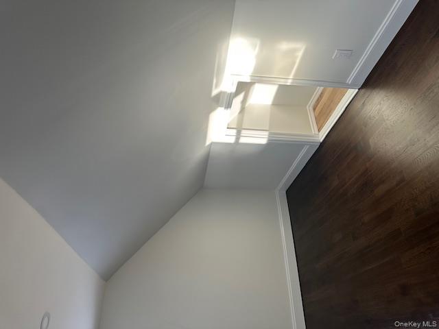 #4 photo, 106 Bregman Avenue, New Hyde Park , NY 11040