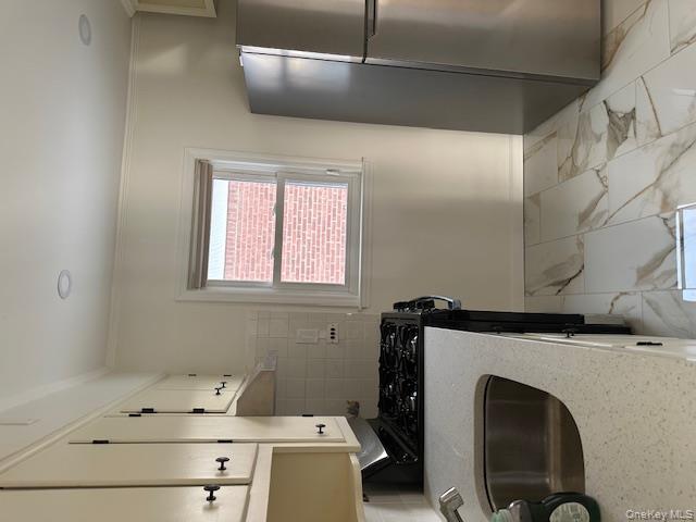 #5 photo, 106 Bregman Avenue, New Hyde Park , NY 11040