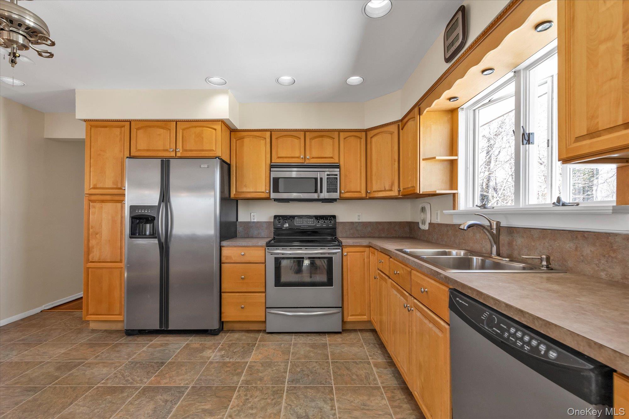 #10 photo, 2310 Willow Street, 長島 Wantagh , NY 11793