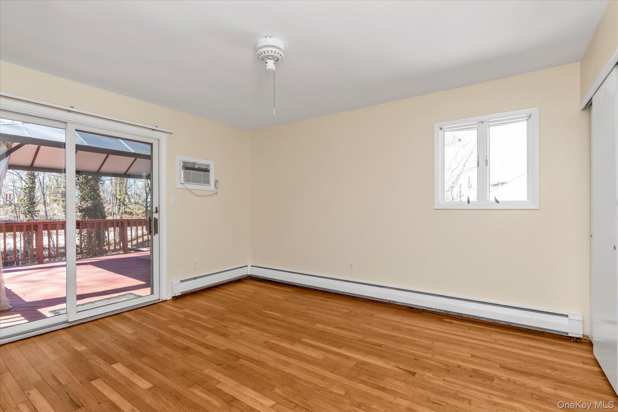 #12 photo, 2310 Willow Street, 長島 Wantagh , NY 11793