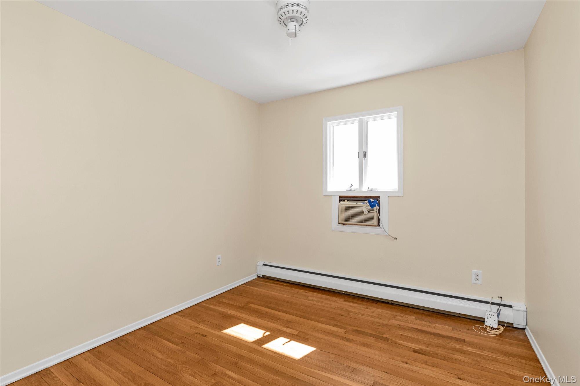 #14 photo, 2310 Willow Street, 長島 Wantagh , NY 11793